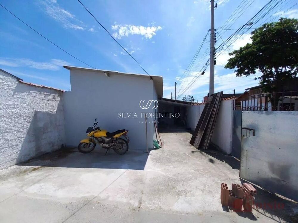 Casa, 1 quarto, 131 m² - Foto 1