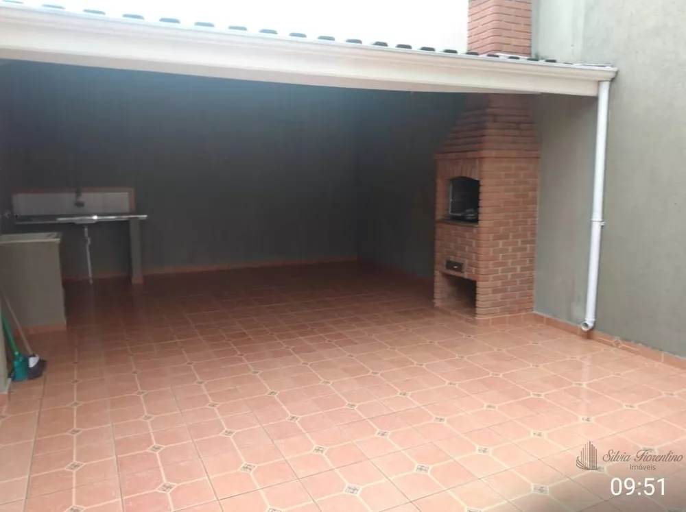 Casa à venda com 3 quartos, 60m² - Foto 1