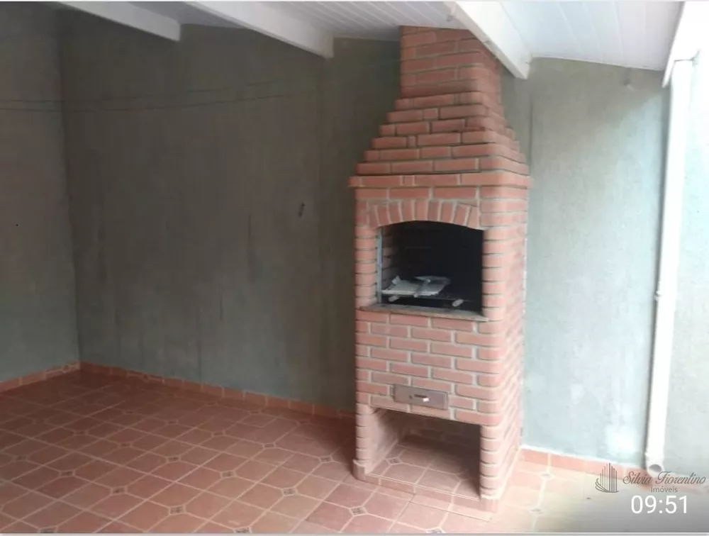 Casa à venda com 3 quartos, 60m² - Foto 2