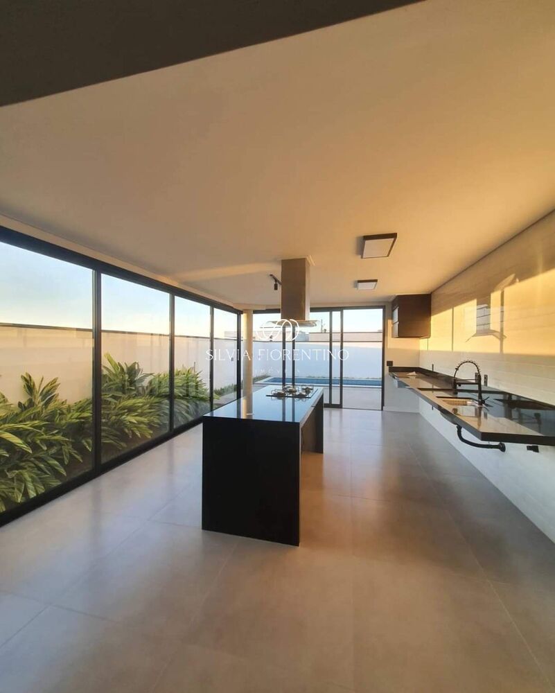 Casa à venda com 3 quartos, 360m² - Foto 2