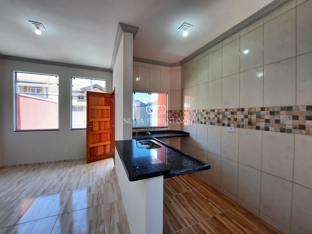 Casa à venda e aluguel com 3 quartos, 125m² - Foto 2