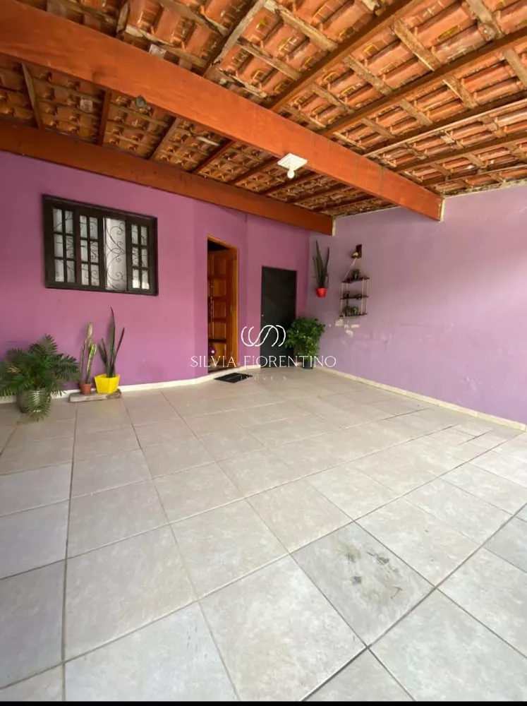 Casa à venda com 2 quartos, 125m² - Foto 1