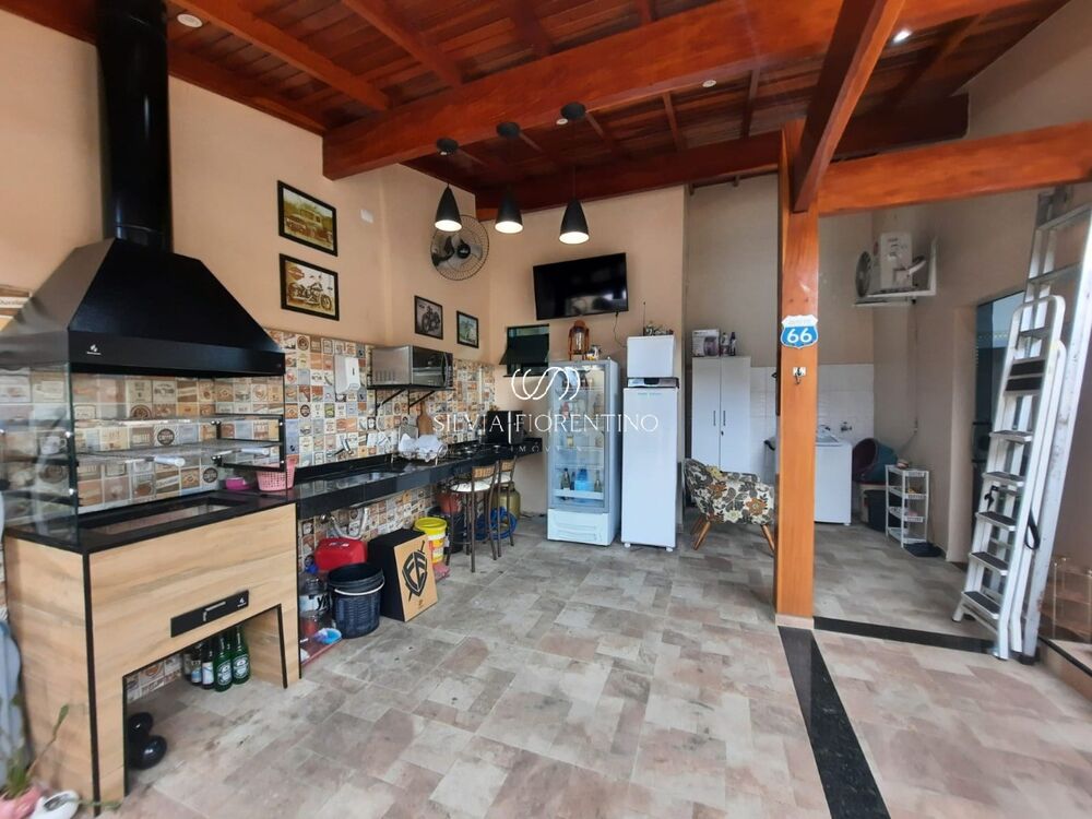 Casa, 3 quartos, 240 m² - Foto 1