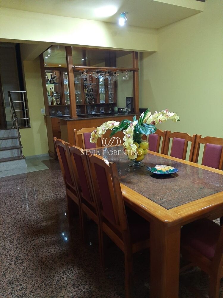 Casa à venda com 3 quartos, 300m² - Foto 8
