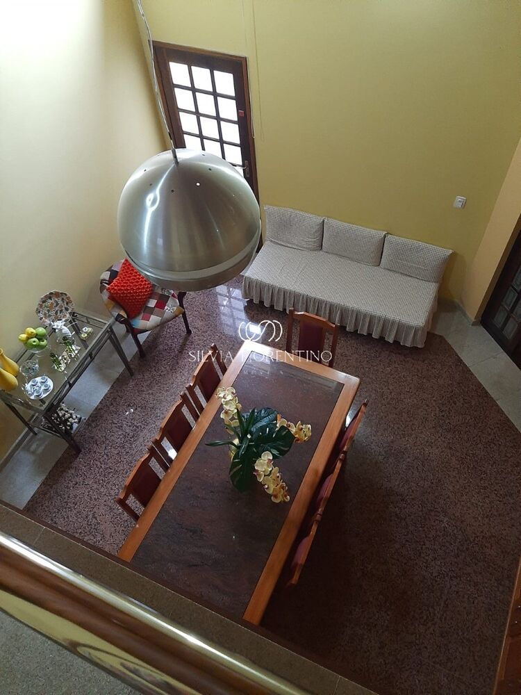 Casa à venda com 3 quartos, 300m² - Foto 3