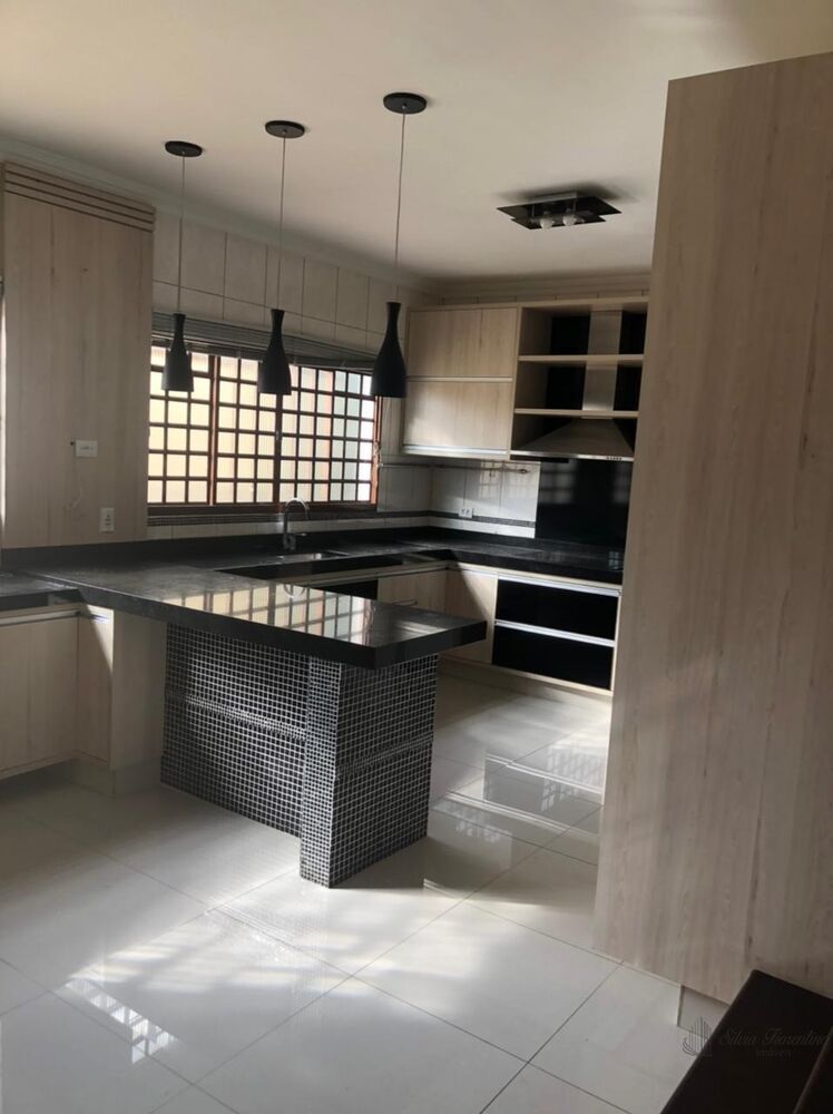 Casa, 4 quartos, 200 m² - Foto 18