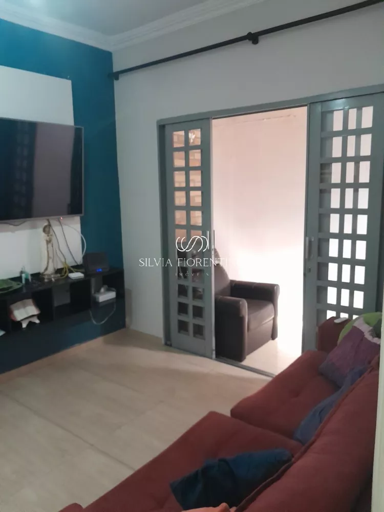 Casa à venda com 3 quartos, 125m² - Foto 1