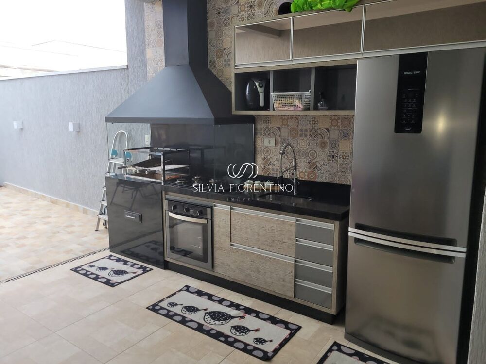 Casa à venda com 3 quartos, 300m² - Foto 4