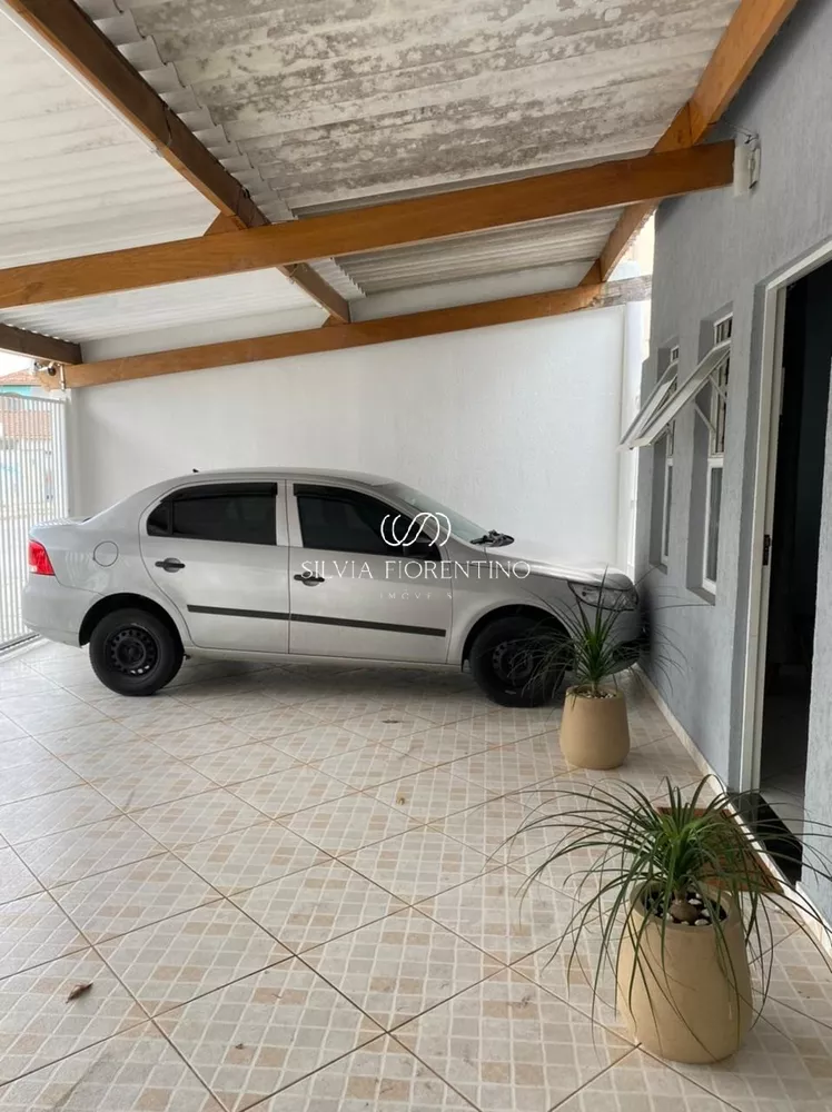 Casa à venda com 3 quartos, 250m² - Foto 1