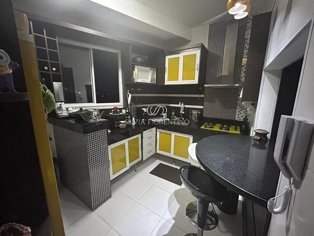 Apartamento à venda com 4 quartos, 145m² - Foto 2