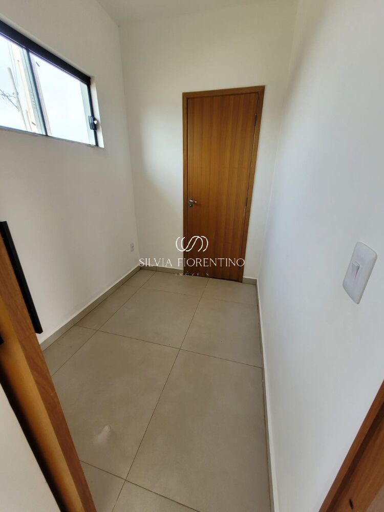 Casa à venda com 2 quartos, 168m² - Foto 4