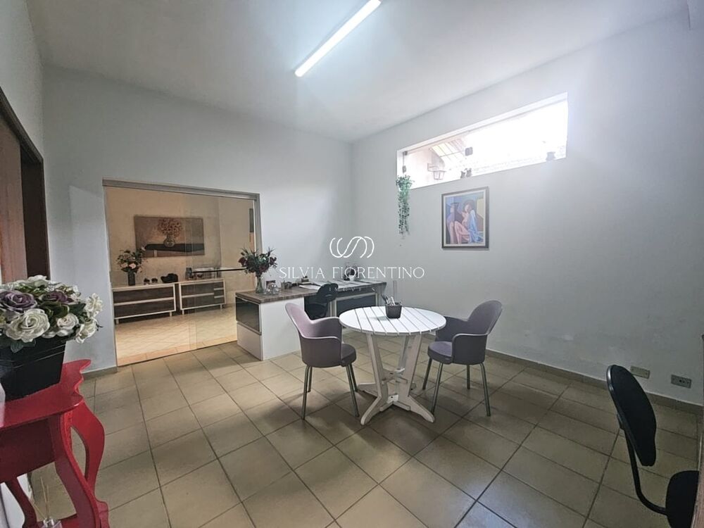 Casa, 4 quartos, 253 m² - Foto 1