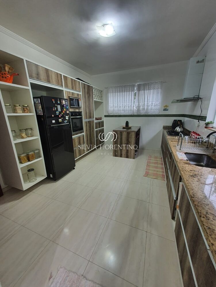 Casa, 3 quartos, 250 m² - Foto 2