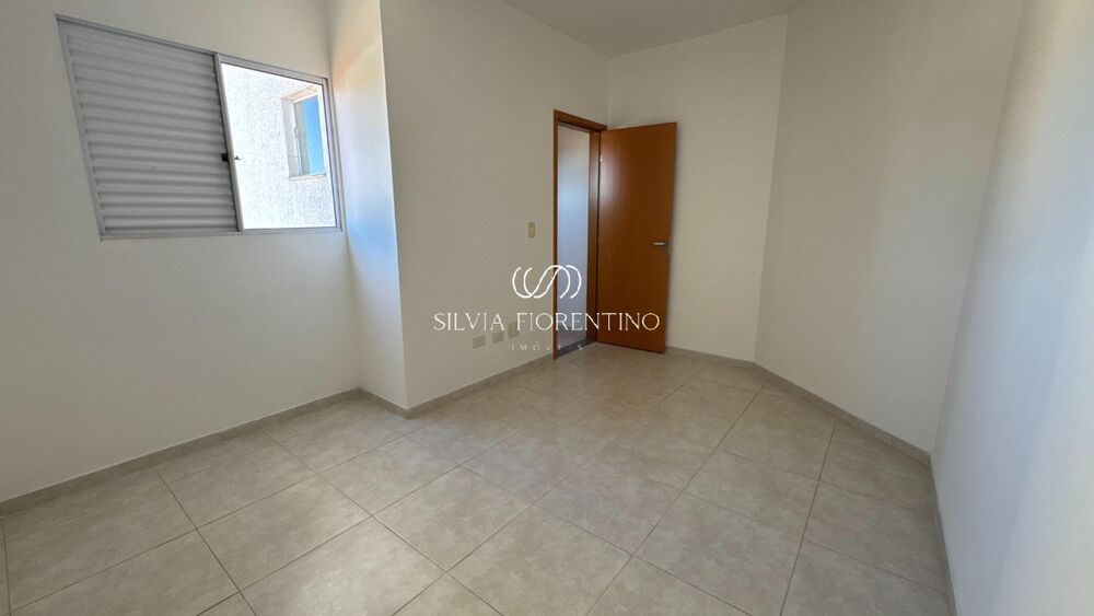 Apartamento à venda com 2 quartos, 77m² - Foto 4