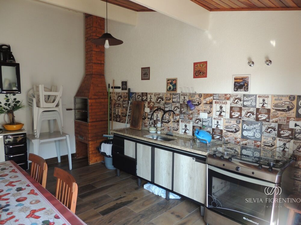 Casa, 3 quartos, 214 m² - Foto 3