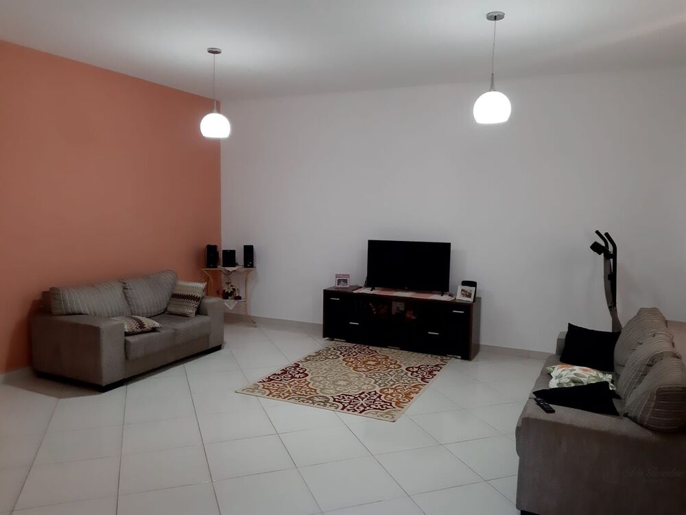 Casa, 3 quartos, 200 m² - Foto 1