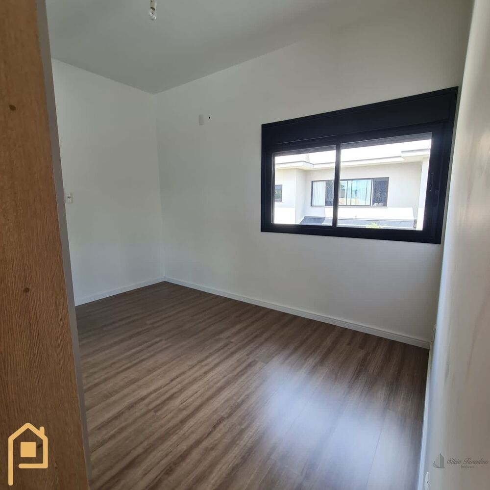 Casa, 3 quartos, 242 m² - Foto 2