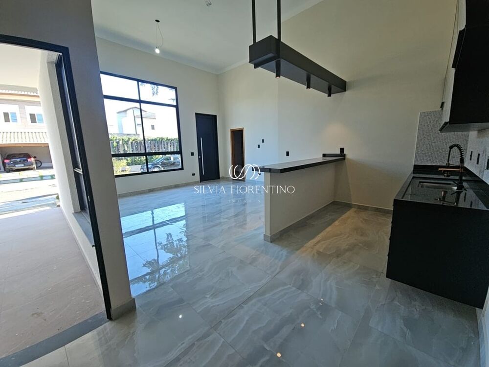 Casa, 3 quartos, 256 m² - Foto 1