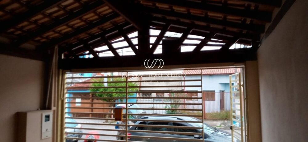 Casa à venda com 2 quartos, 125m² - Foto 2