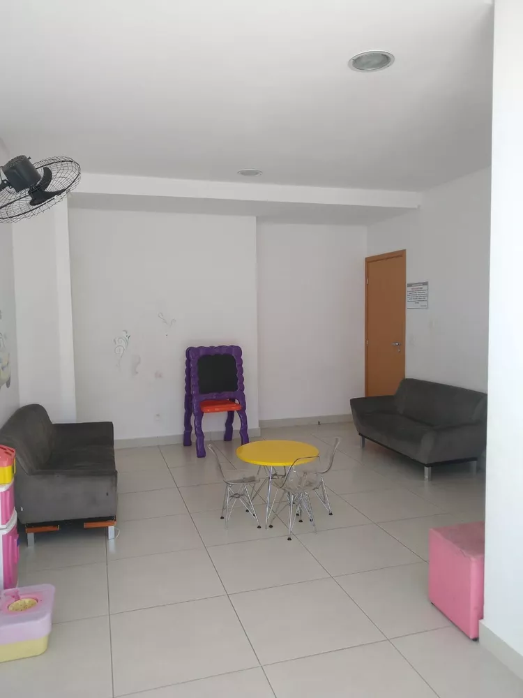 Apartamento à venda com 2 quartos, 65m² - Foto 2