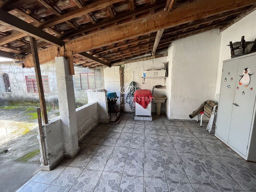 Casa à venda com 3 quartos, 299m² - Foto 4