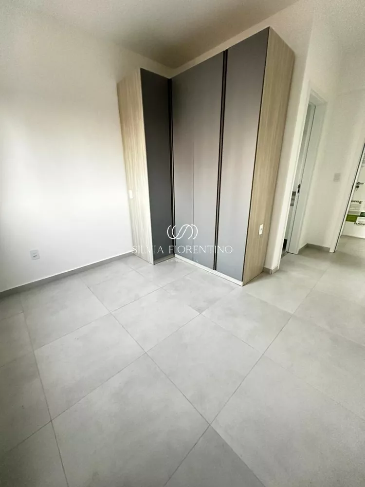 Apartamento à venda com 2 quartos, 77m² - Foto 2