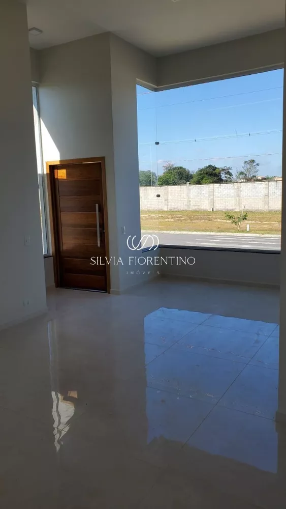 Casa à venda com 3 quartos, 258m² - Foto 3