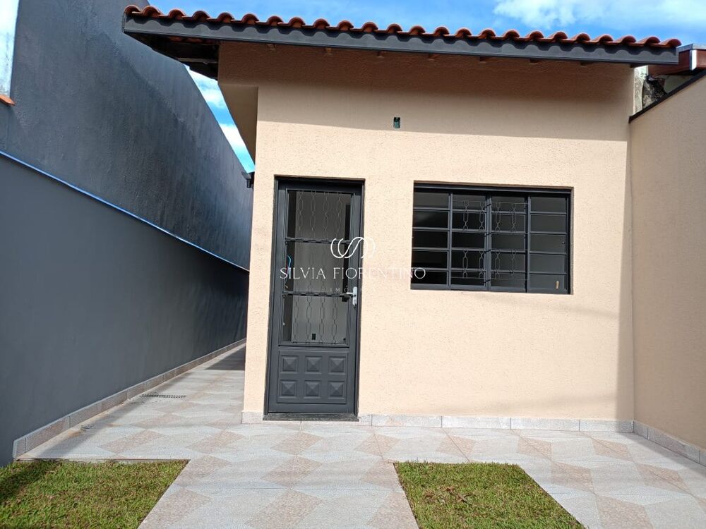Casa à venda com 2 quartos, 125m² - Foto 1