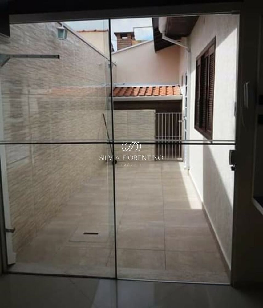 Casa à venda com 2 quartos, 250m² - Foto 1