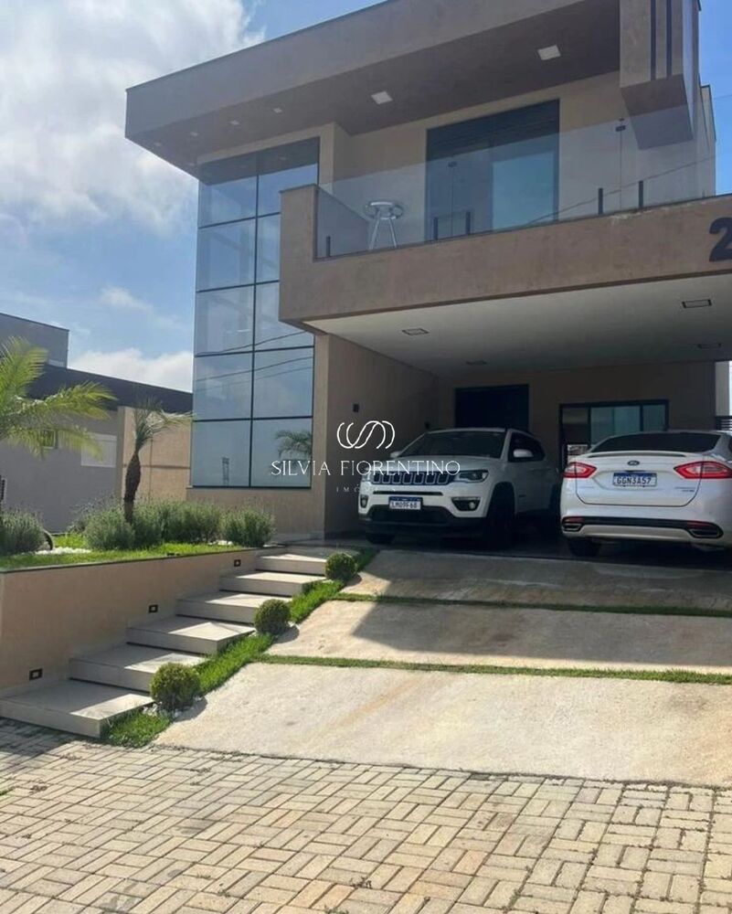Casa à venda com 4 quartos, 250m² - Foto 2