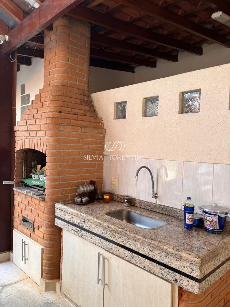 Casa, 3 quartos, 284 m² - Foto 1