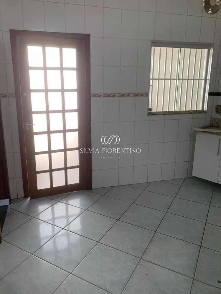 Casa à venda com 2 quartos, 125m² - Foto 1