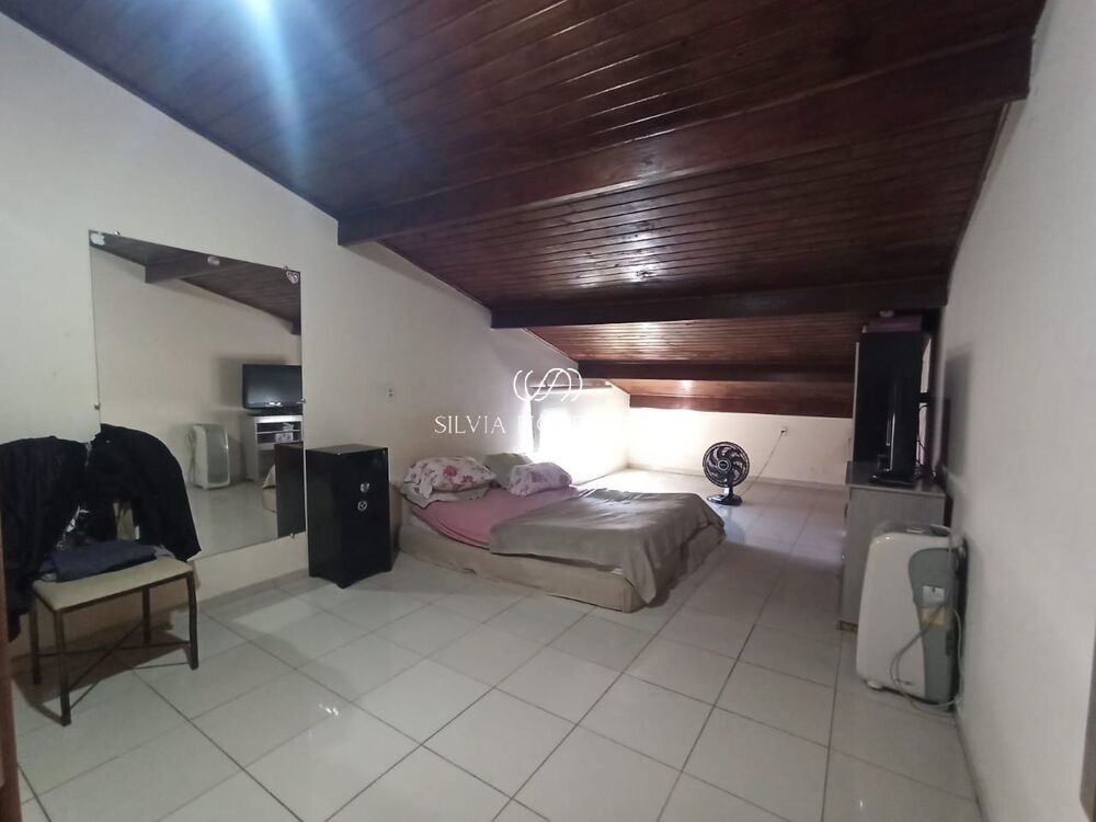 Casa, 3 quartos, 250 m² - Foto 1