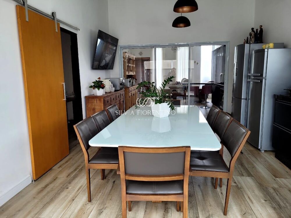 Casa, 3 quartos, 300 m² - Foto 1