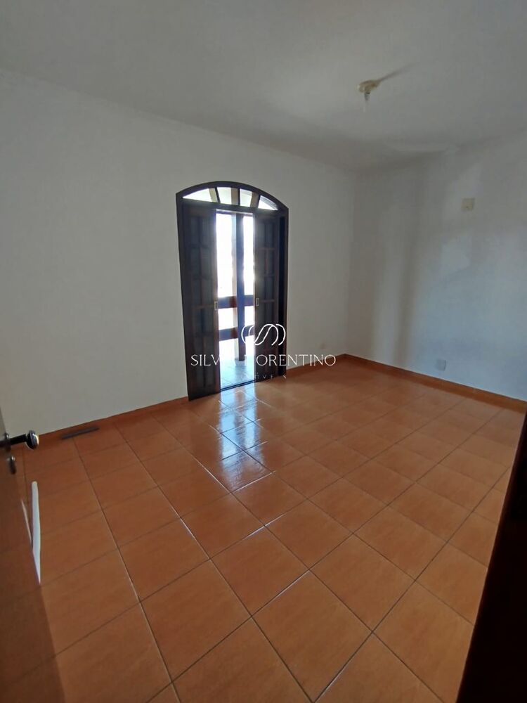 Casa, 5 quartos, 250 m² - Foto 2