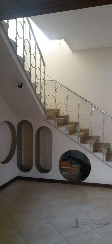 Casa, 8 quartos, 220 m² - Foto 1