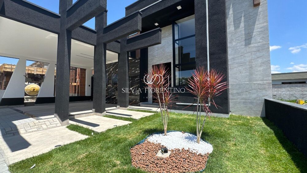 Casa, 3 quartos, 253 m² - Foto 1