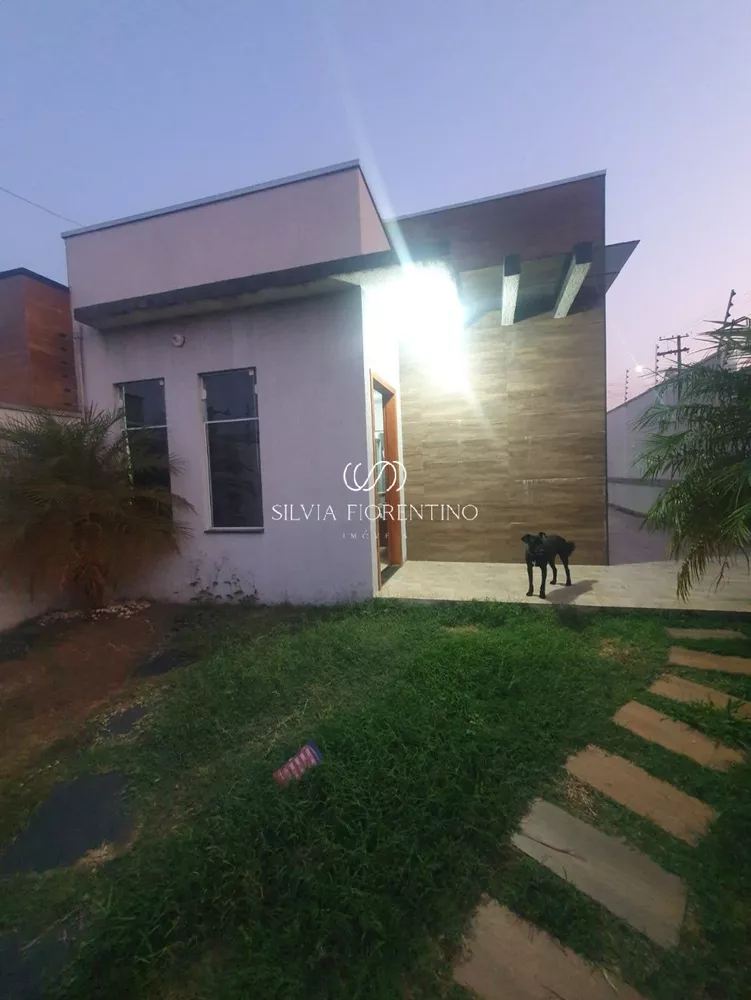 Casa à venda com 2 quartos, 125m² - Foto 1