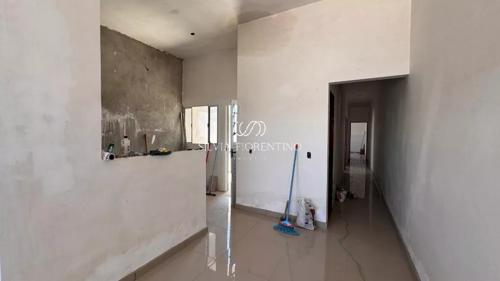 Casa à venda com 3 quartos, 150m² - Foto 2