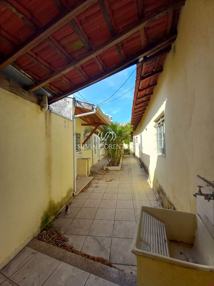 Casa à venda com 6 quartos, 500m² - Foto 7