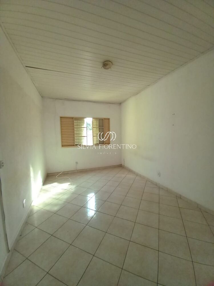 Casa à venda com 6 quartos, 500m² - Foto 2