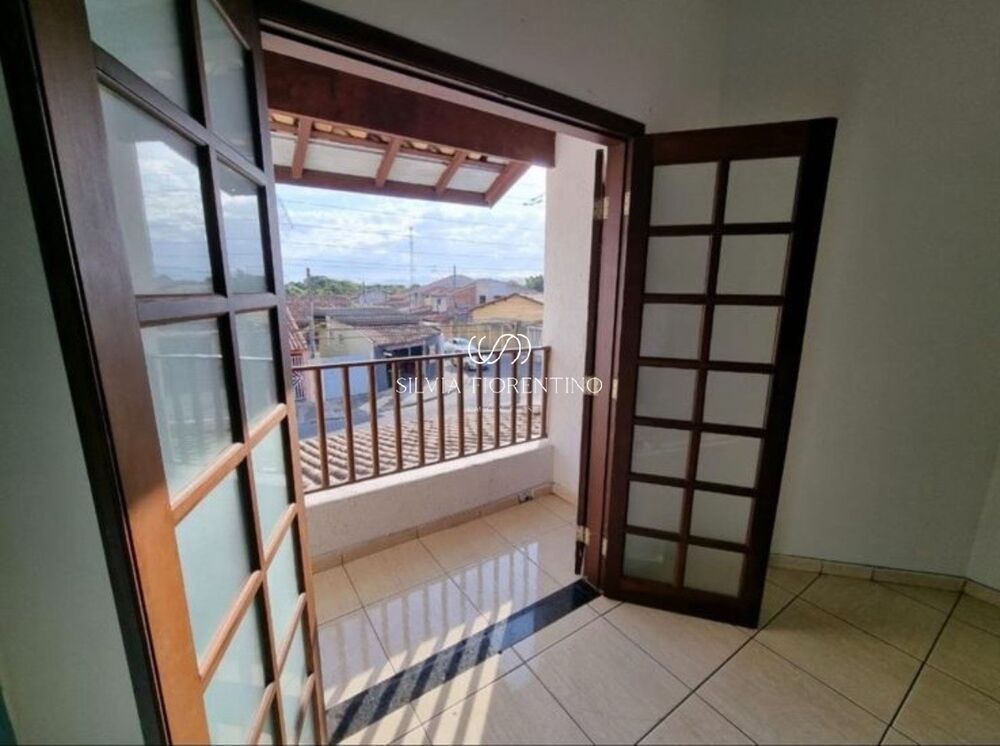Casa, 4 quartos, 180 m² - Foto 1