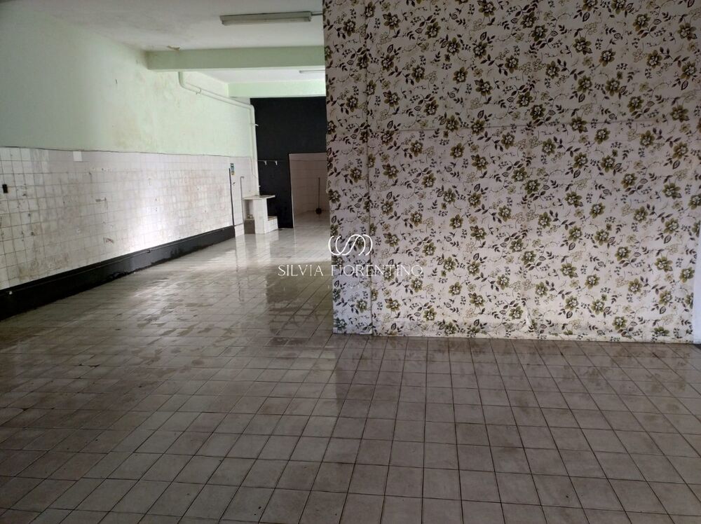 Casa à venda com 3 quartos, 250m² - Foto 1