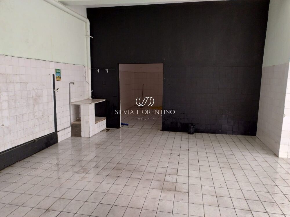 Casa à venda com 3 quartos, 250m² - Foto 2
