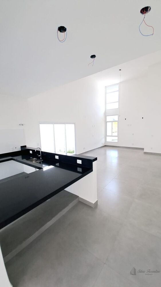 Casa, 3 quartos, 300 m² - Foto 1
