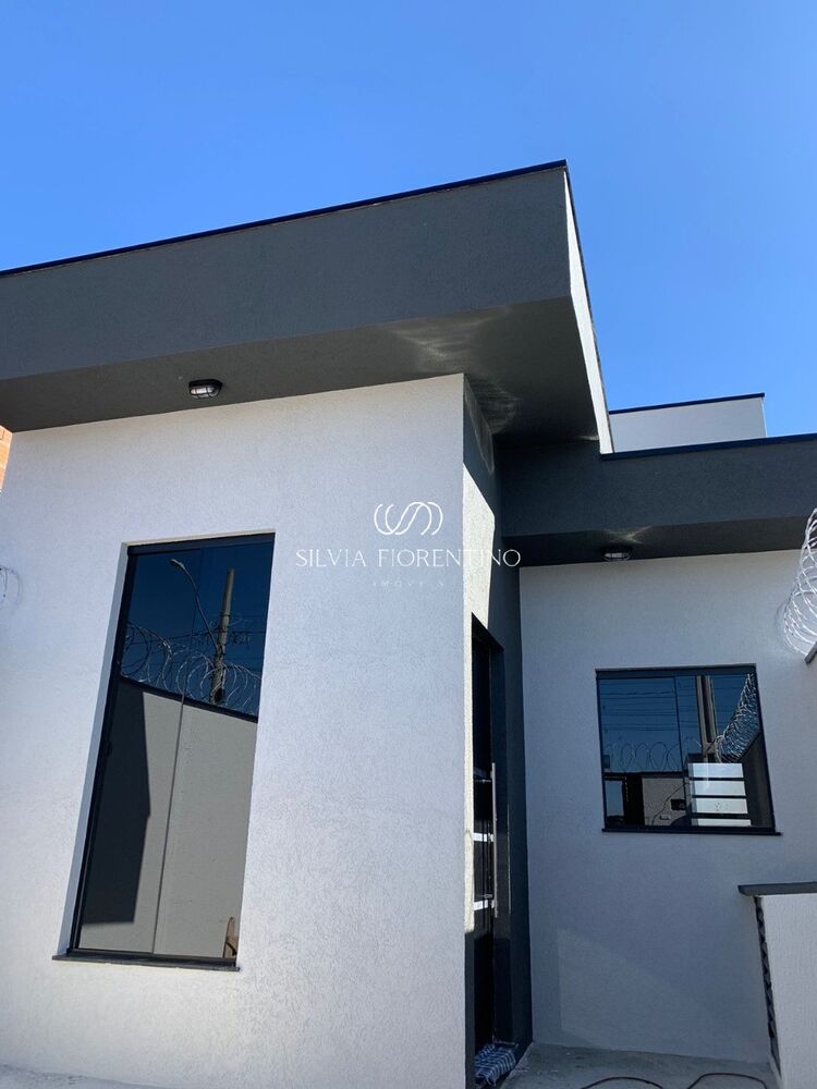 Casa à venda com 2 quartos, 125m² - Foto 1
