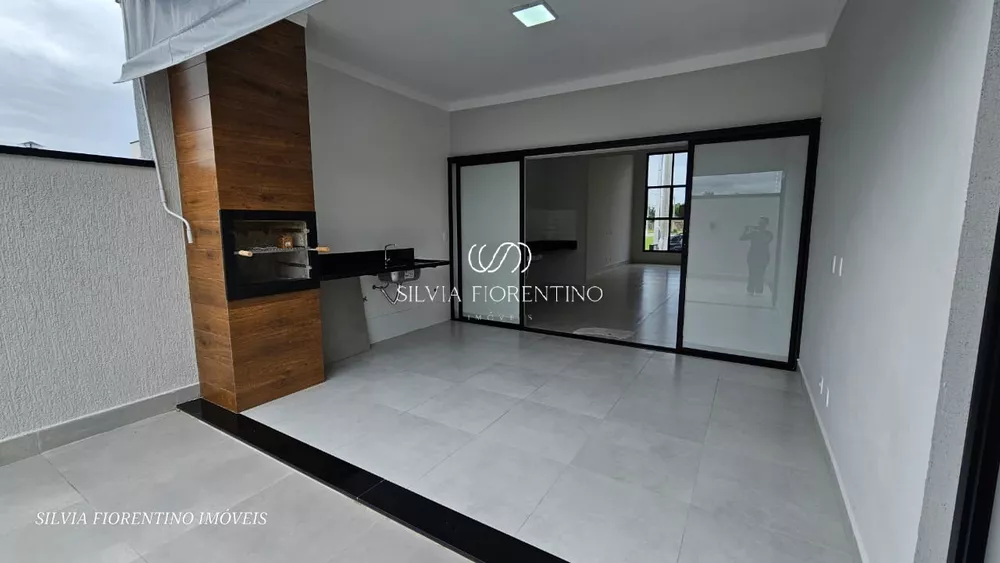 Casa à venda com 3 quartos, 256m² - Foto 1