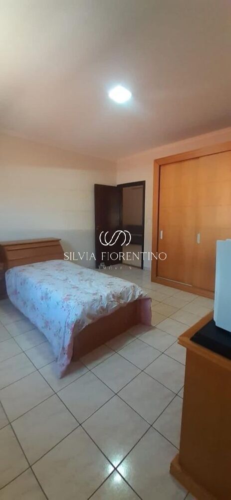Casa à venda com 4 quartos, 500m² - Foto 4