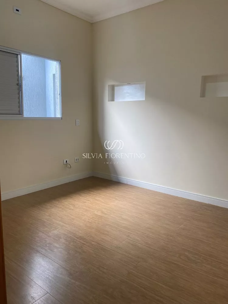 Casa à venda com 3 quartos, 250m² - Foto 2