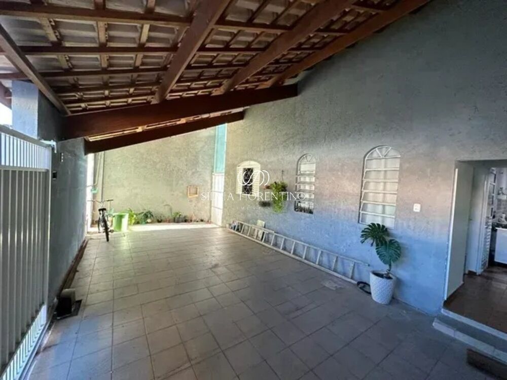 Casa à venda com 3 quartos, 300m² - Foto 1